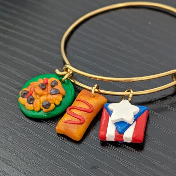 left view of puerto rico food bracelet