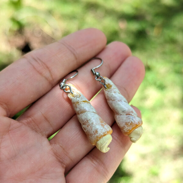 Puerto Rico Tornillos De Crema Earrings - Image 3