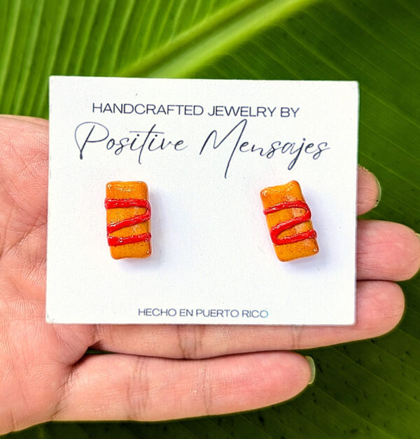 pasteles con ketchup stud earrings on plantain leaf