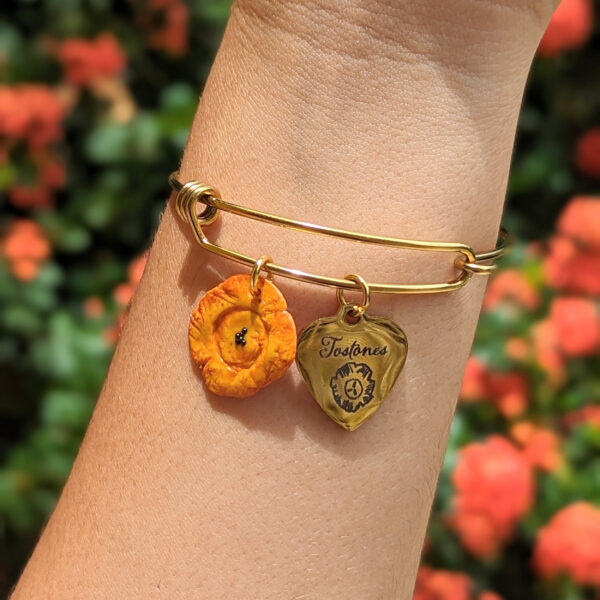 Puerto Rico Tostones gold bracelet with pink flowers