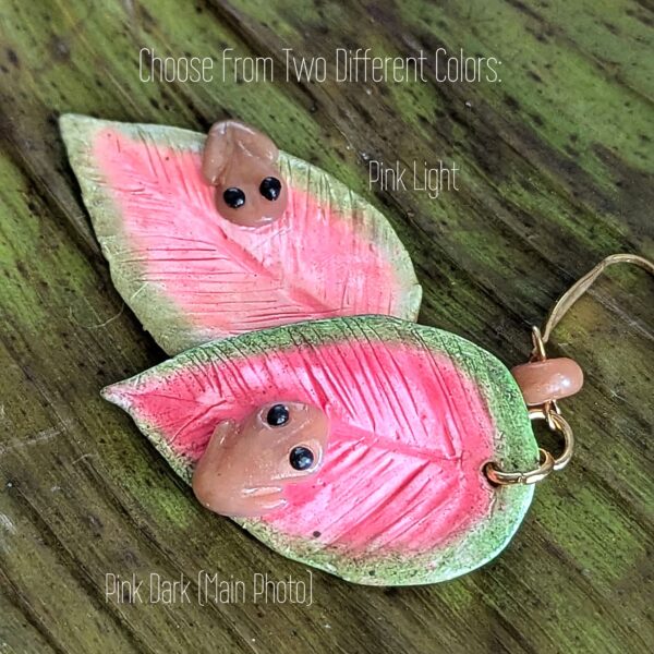 Artisanal Leaf Earrings with Puerto Rican Frog and Beads - Image 5