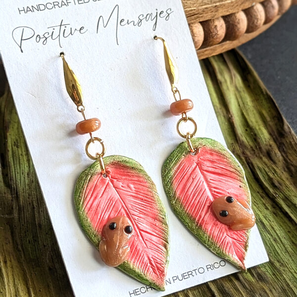 Artisanal Leaf Earrings with Puerto Rican Frog and Beads - Image 4