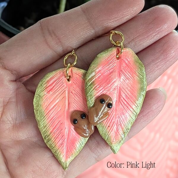 Artisanal Leaf Earrings with Puerto Rican Frog and Beads - Image 7