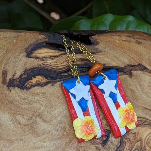 Puerto Rican Flag Maga Flower Necklace - Image 3