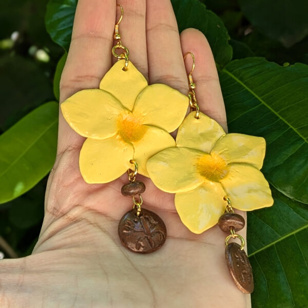 taino jewelry with yellow flowers and wood beads