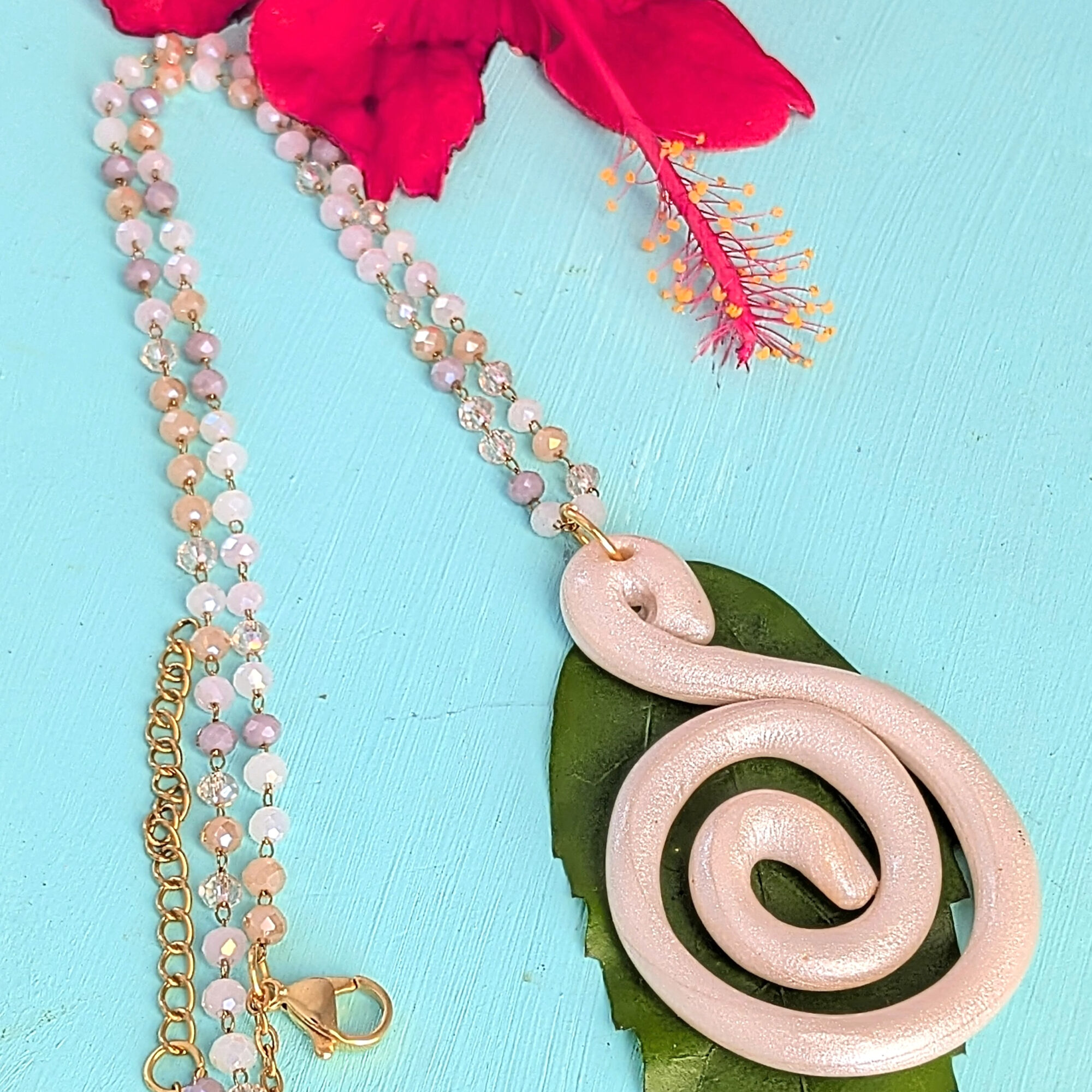 Taíno-Inspired Caracol Rhombus Bead Necklace - Image 3