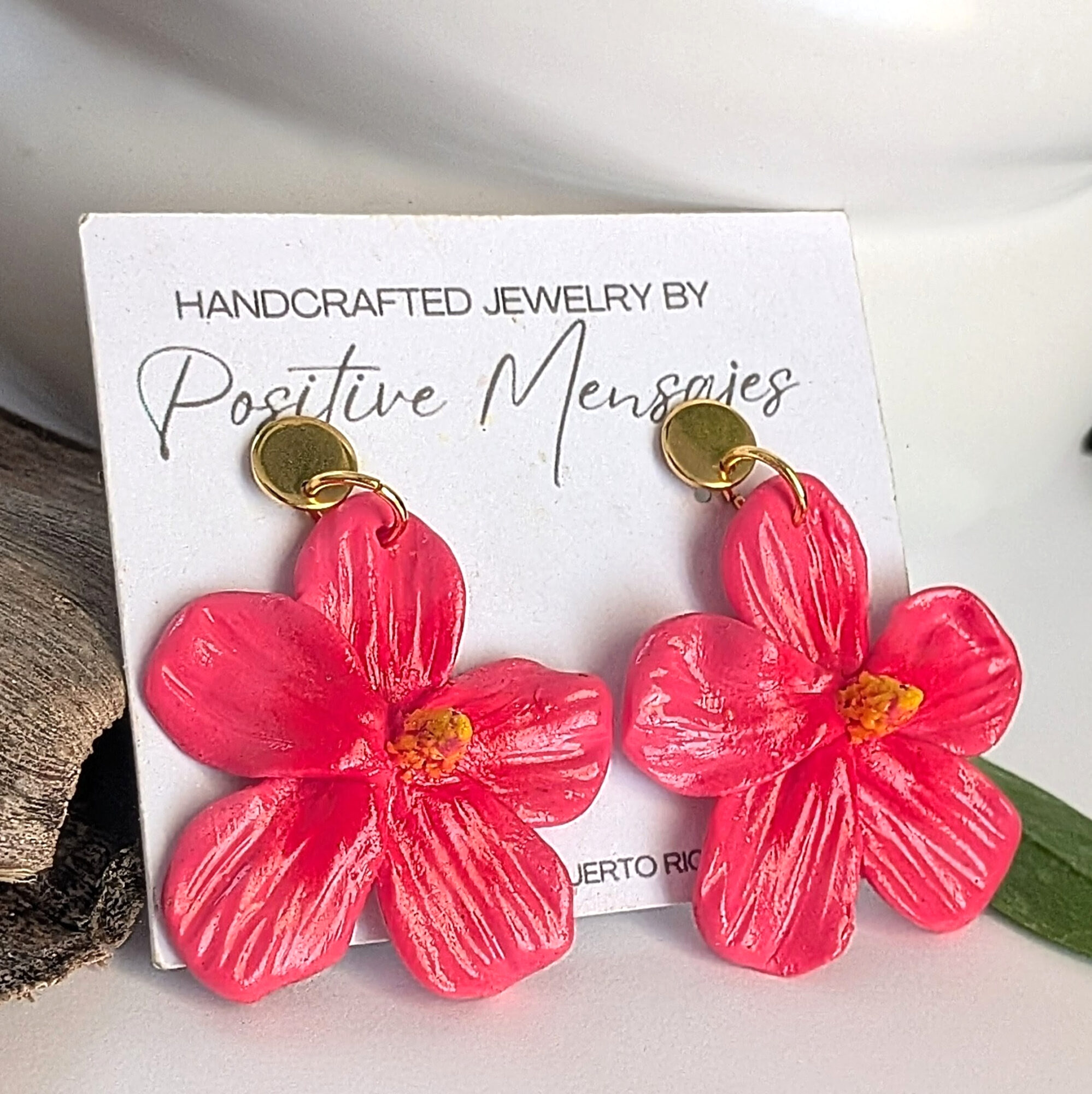 Flor de maga earrings facing right