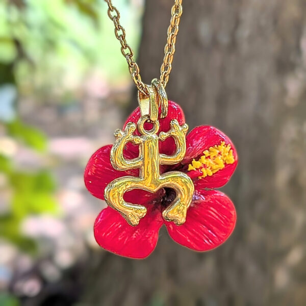 Taíno Coquí Symbol Necklace with Flor de Maga Flower