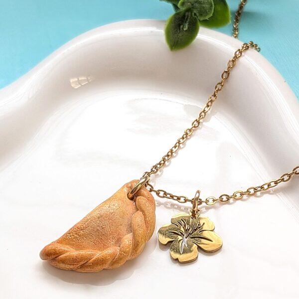Twisted Empanadilla Necklace with Flower Charm